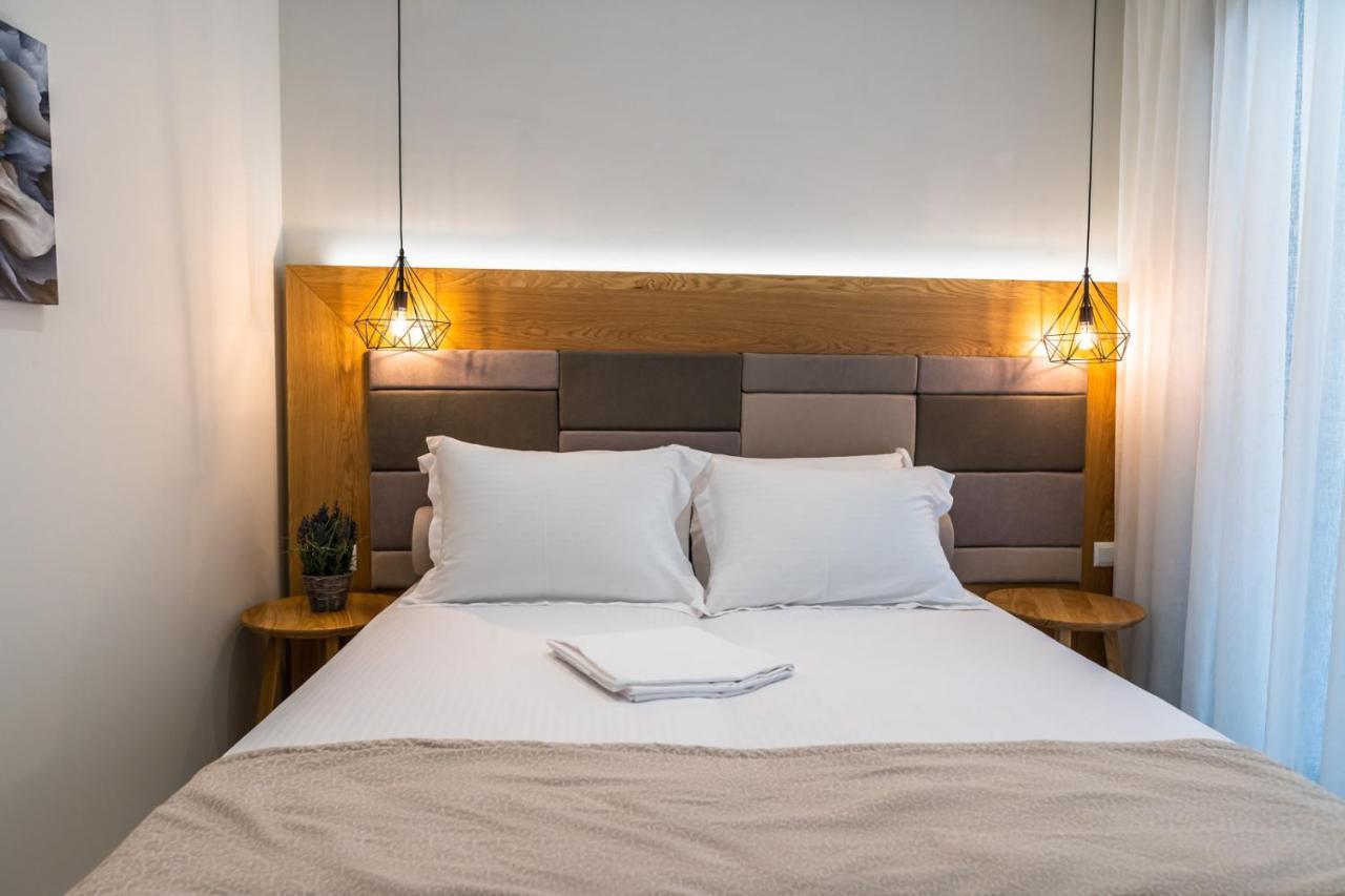 Medusa Luxury Apartments Néa Péramos Dış mekan fotoğraf