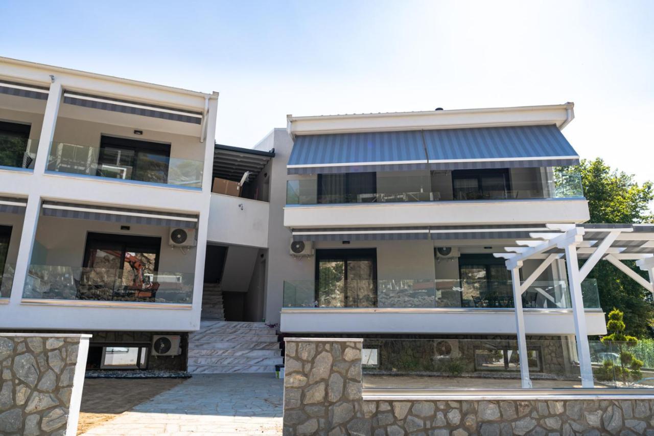 Medusa Luxury Apartments Néa Péramos Dış mekan fotoğraf