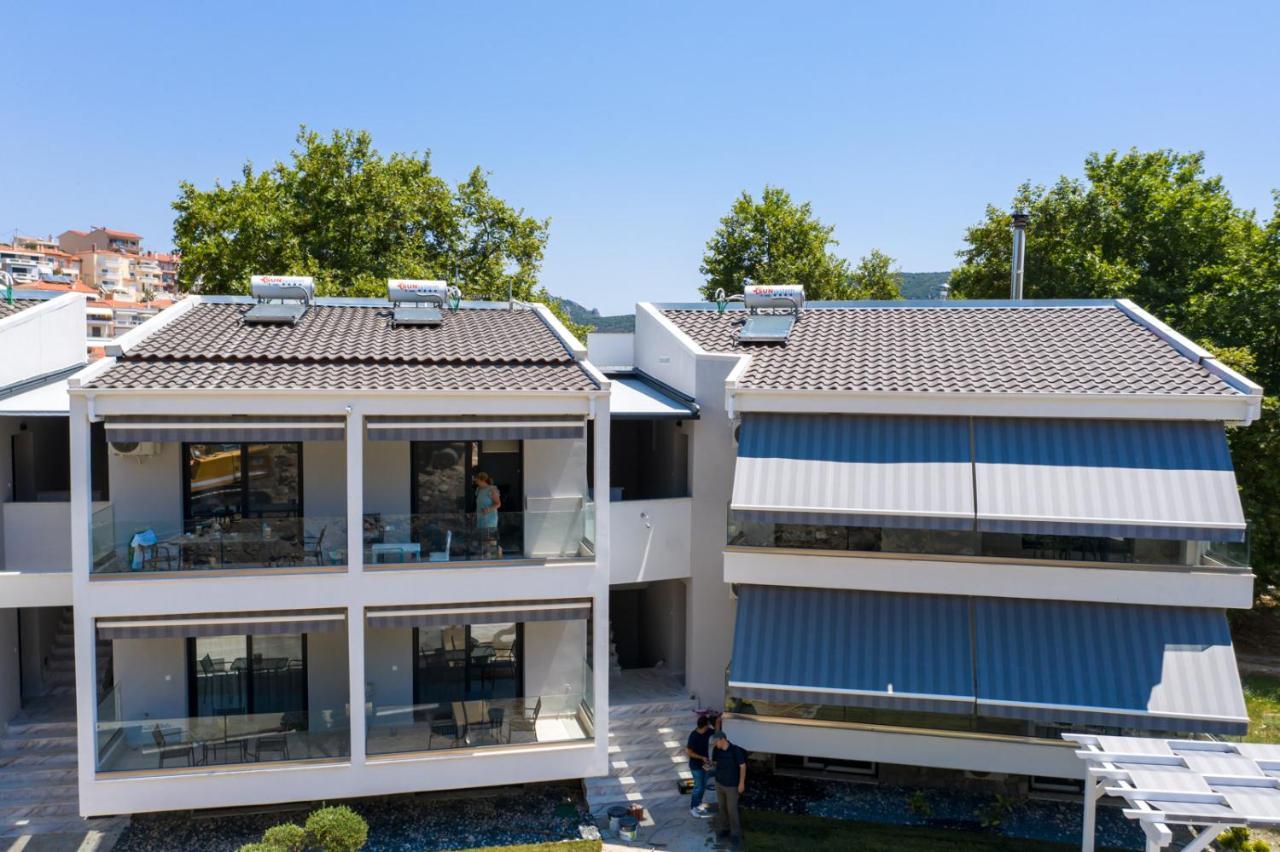 Medusa Luxury Apartments Néa Péramos Dış mekan fotoğraf