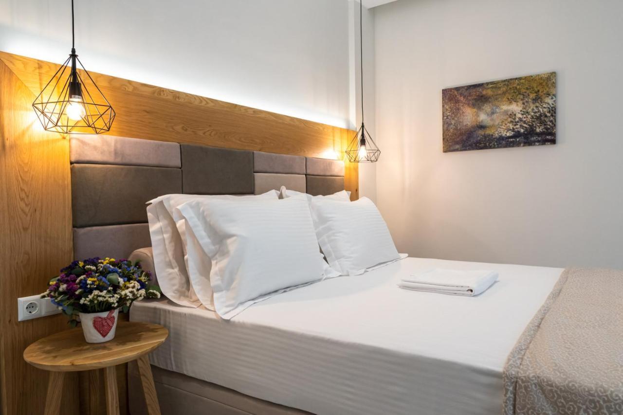 Medusa Luxury Apartments Néa Péramos Dış mekan fotoğraf