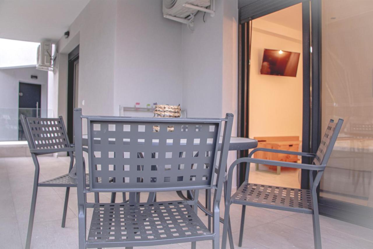Medusa Luxury Apartments Néa Péramos Dış mekan fotoğraf
