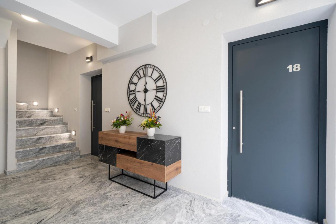 Medusa Luxury Apartments Néa Péramos Dış mekan fotoğraf