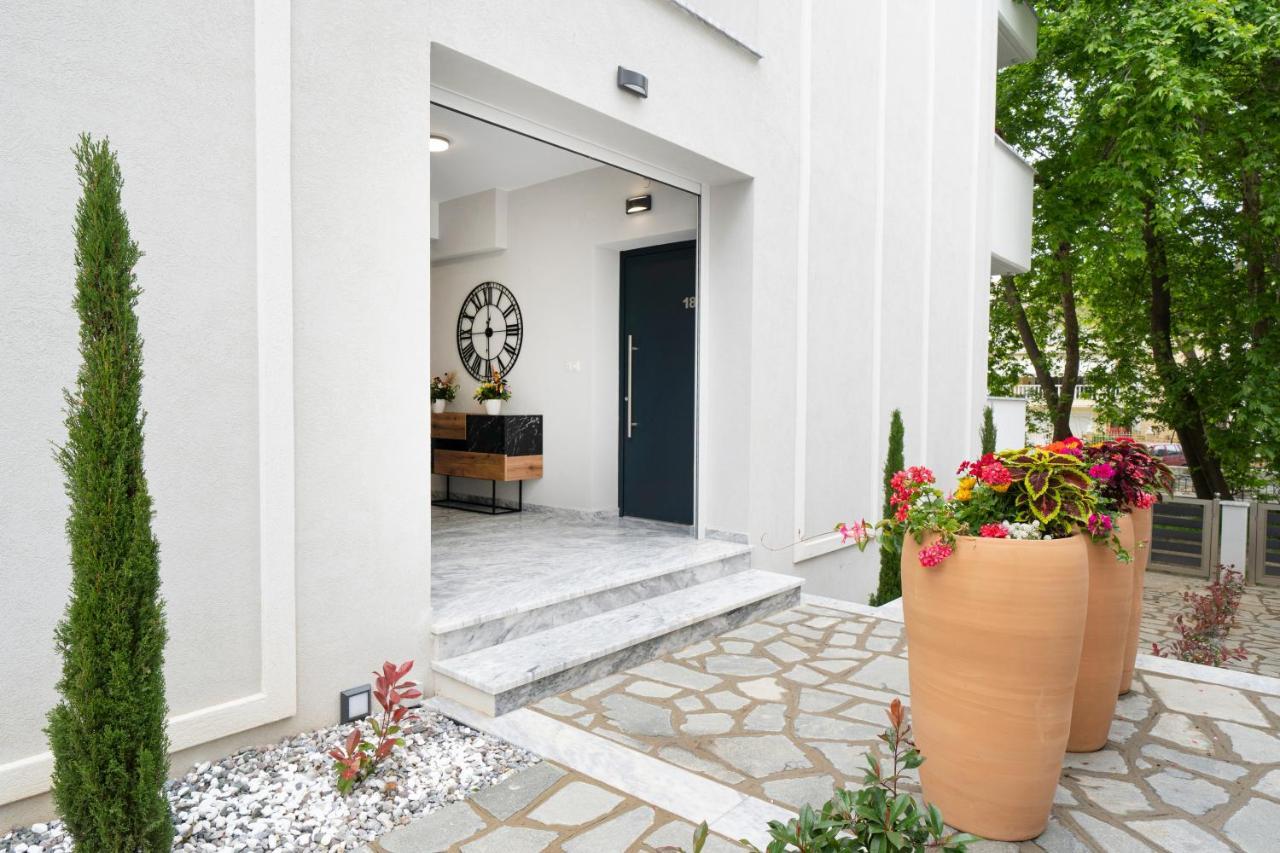 Medusa Luxury Apartments Néa Péramos Dış mekan fotoğraf