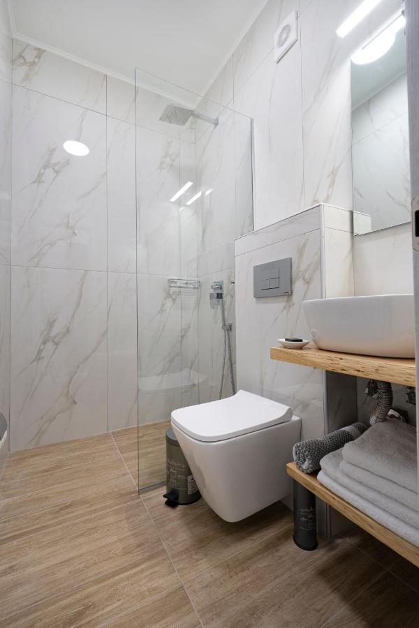 Medusa Luxury Apartments Néa Péramos Dış mekan fotoğraf